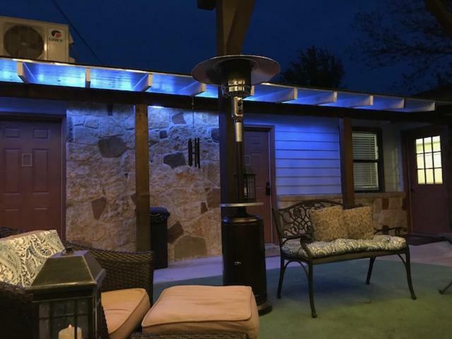 Square Inn Wimberley Exterior foto